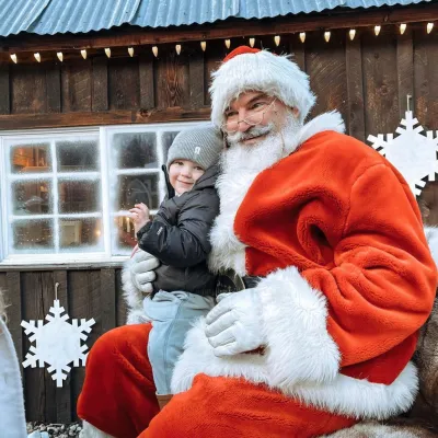 a group of teddy bears sitting on top of a building